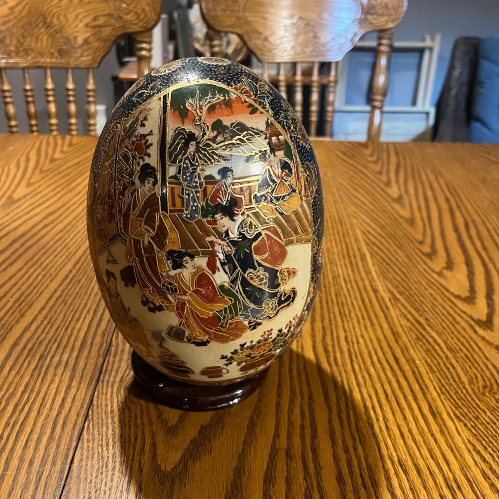 Vintage Oriental Decorative Porcelain Egg